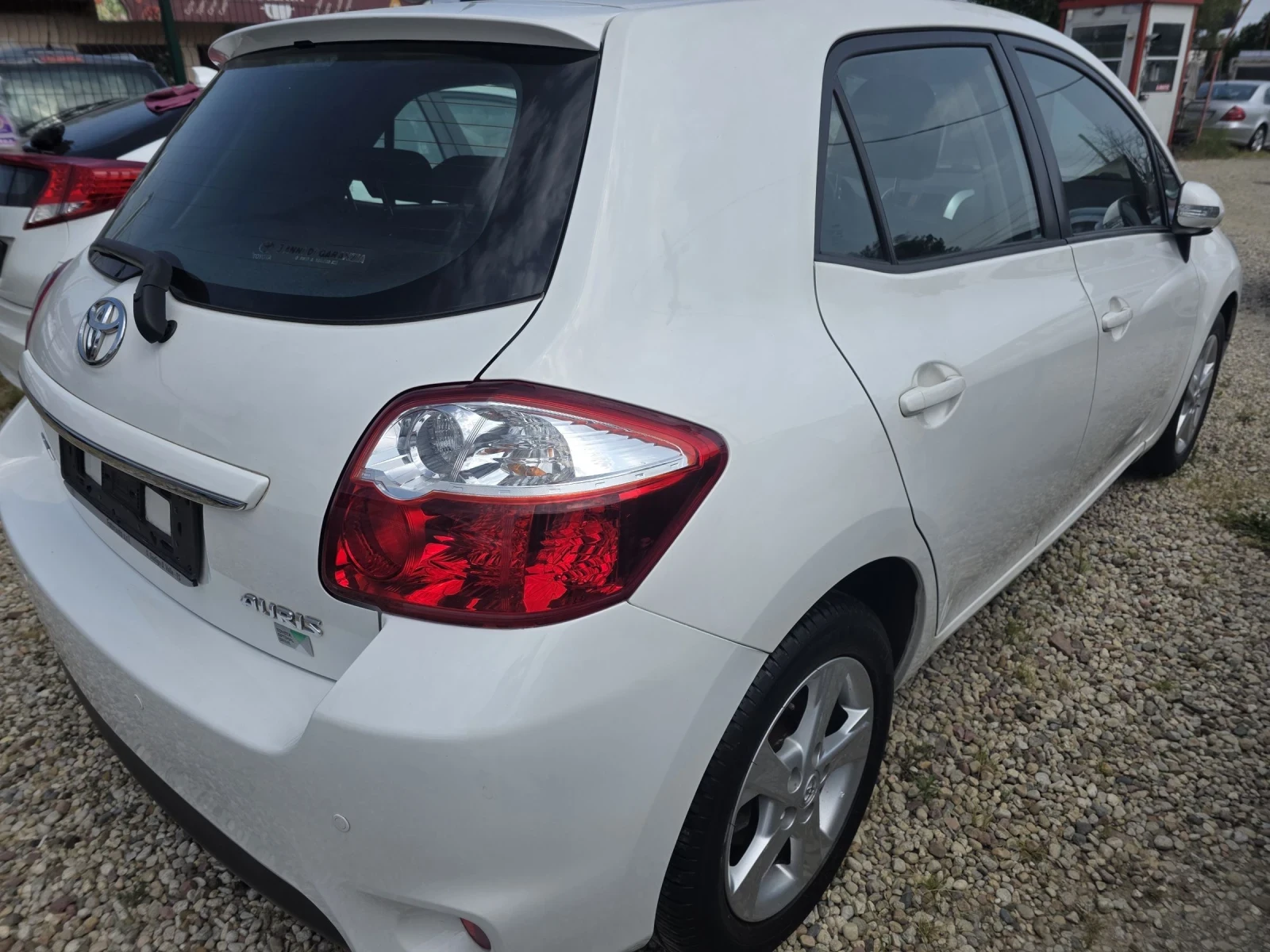 Toyota Auris 1.4 i EURO 5 FACELIFT - изображение 4
