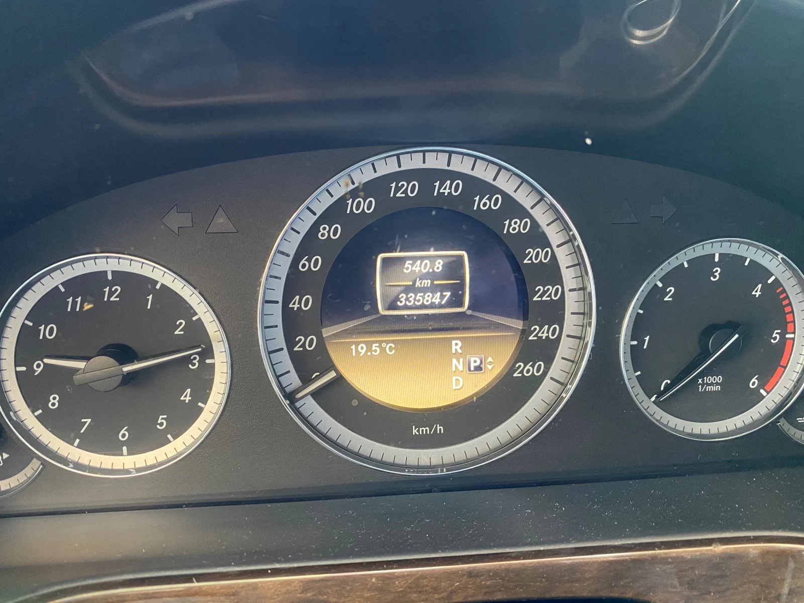 Mercedes-Benz E 200 7 G TRONIC - изображение 10