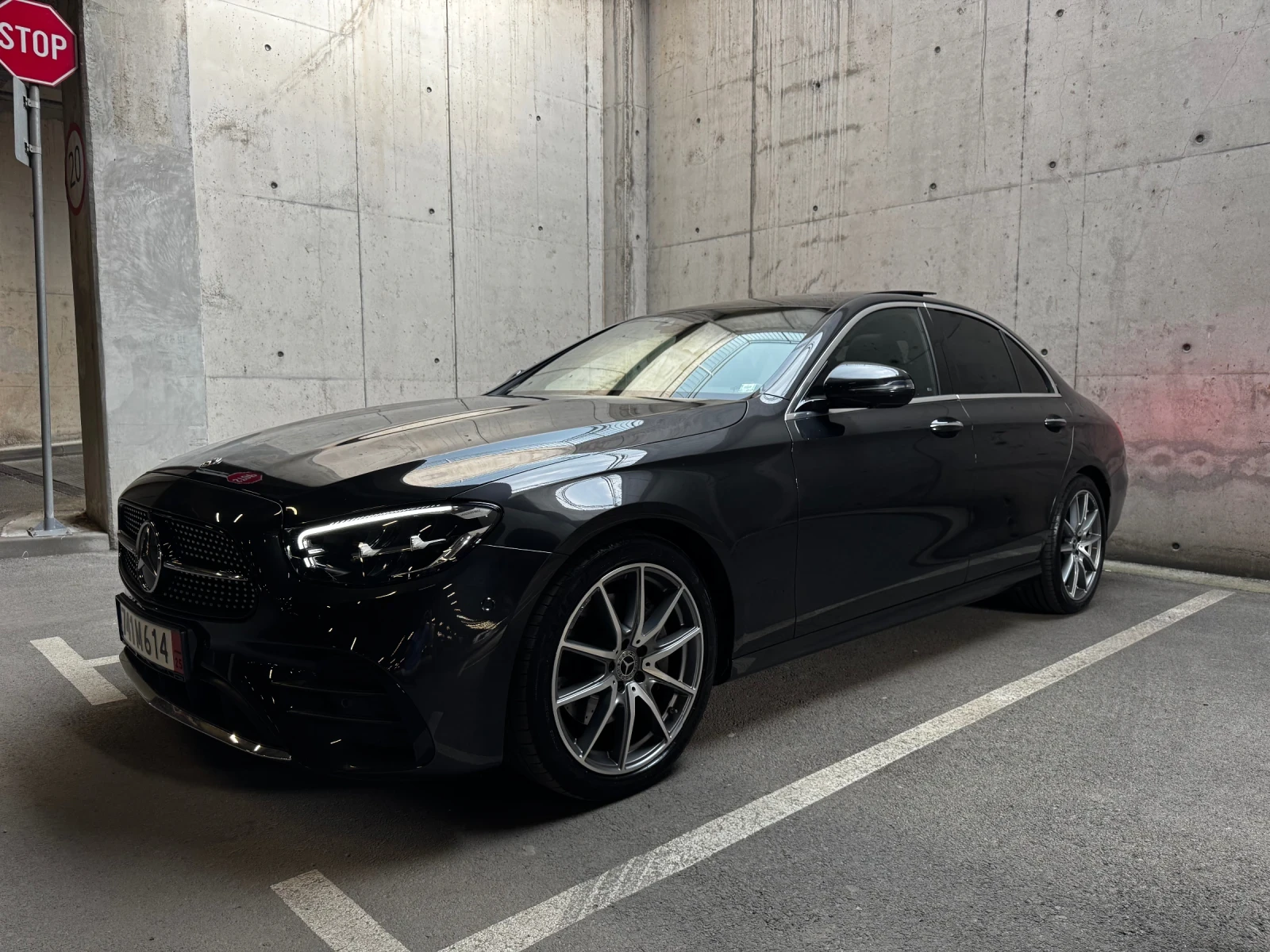 Mercedes-Benz E 300 EQ Boost 9G-TRONIC / в Гаранция / AMG оптика / ком - изображение 3