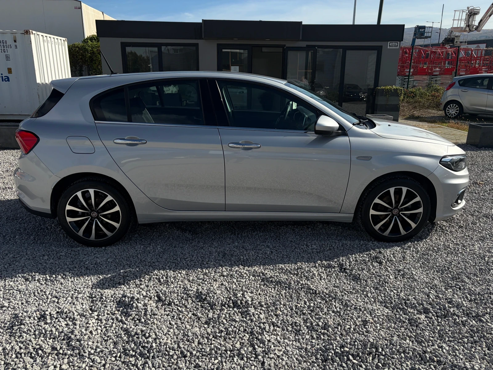 Fiat Tipo 1.6M-Jet-120k.c.LOUNGE /EURO6B/ | Mobile.bg — изображение 4