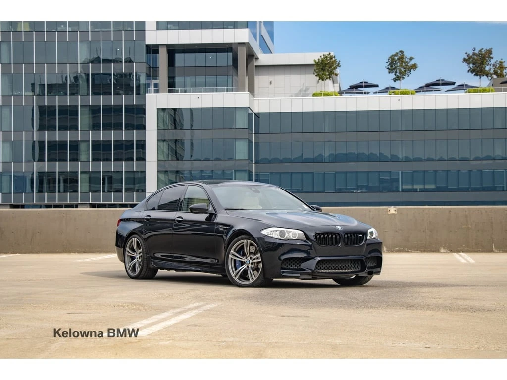 BMW M5 * 4dr Sdn * CARFAX * БЕЗ ПЪРВОНАЧАЛНА ВНОСКА - изображение 2