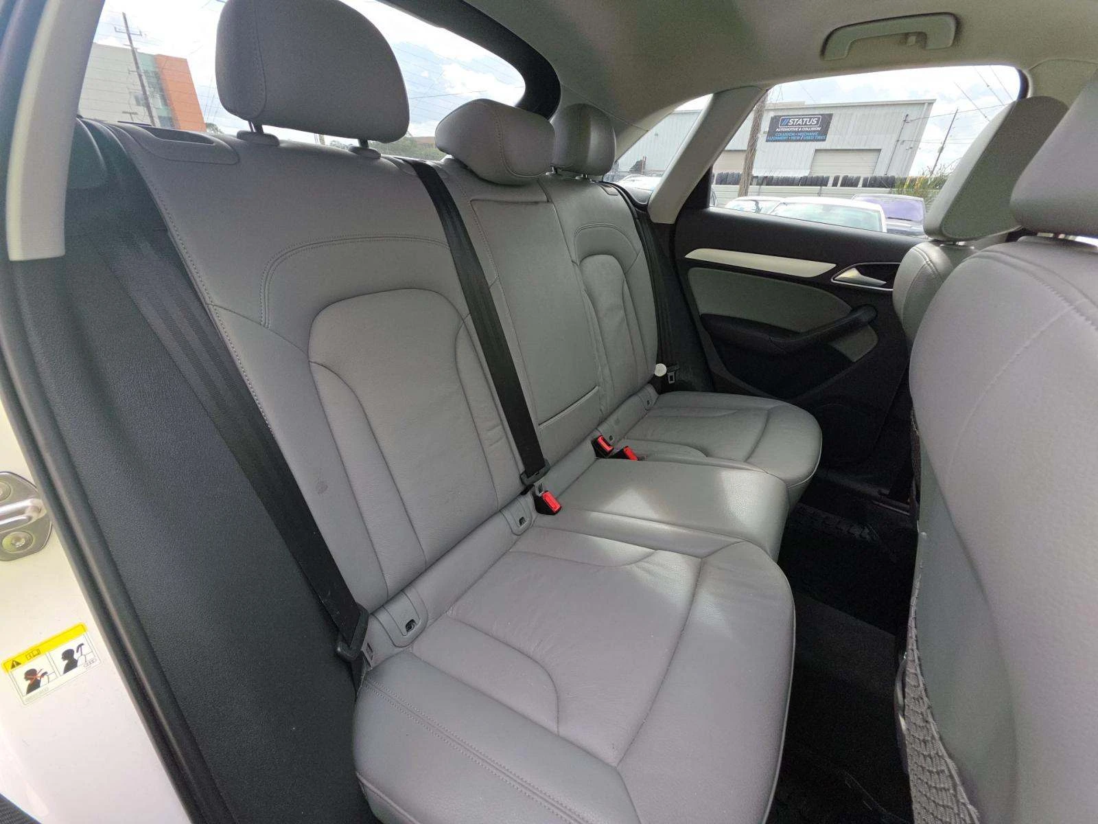 Audi Q3 2.0T Premium - изображение 10