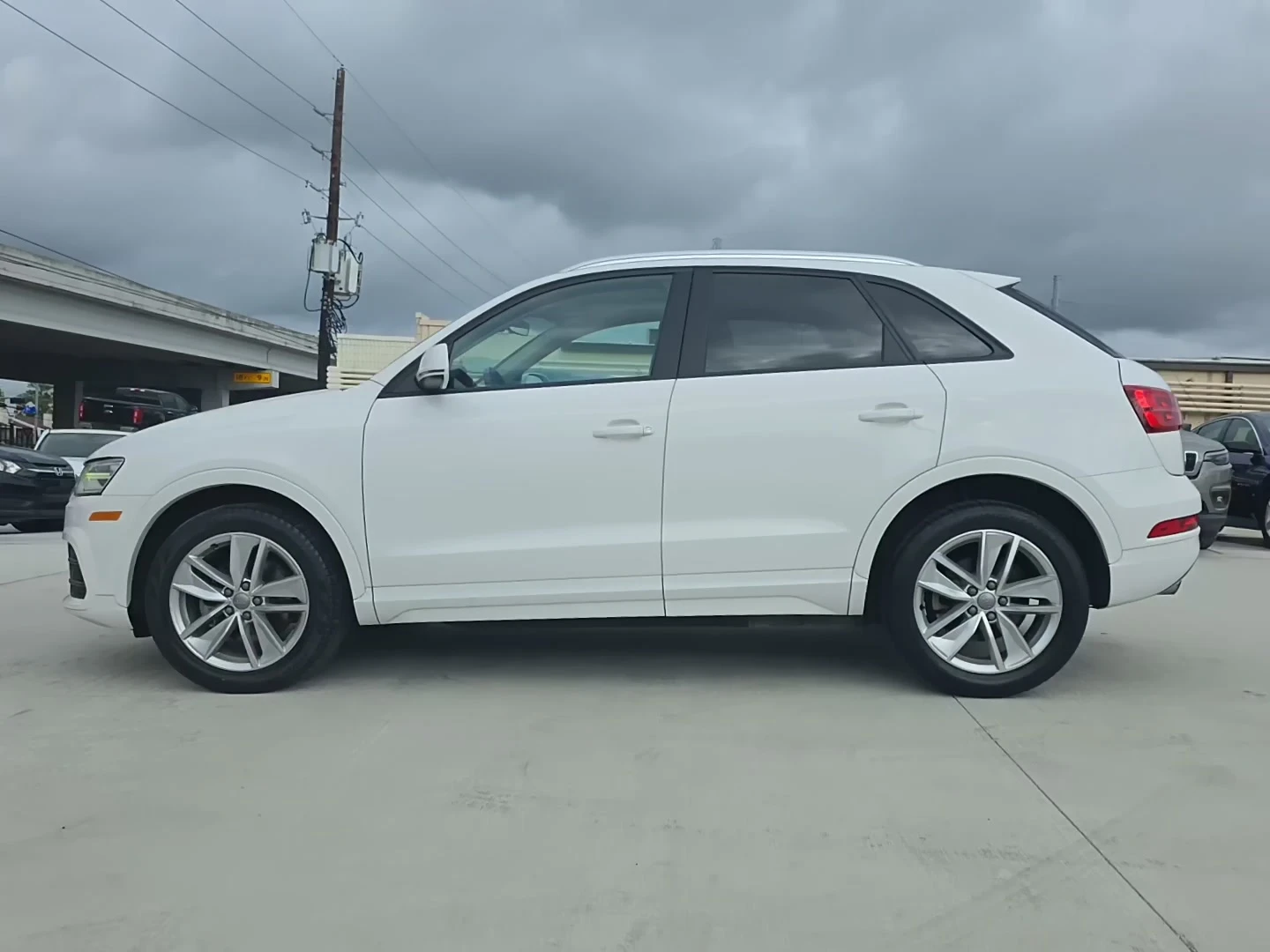 Audi Q3 2.0T Premium - изображение 4