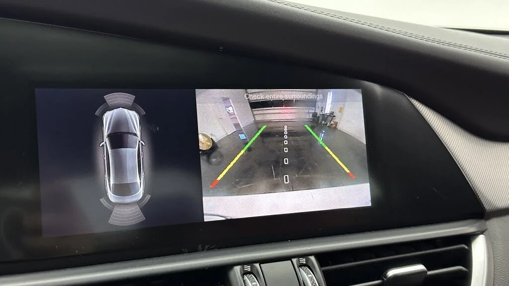 Alfa Romeo Giulia VELOCE RWD* АвтоКредит* (Цена до БГ), снимка 14 - Автомобили и джипове - 53782411