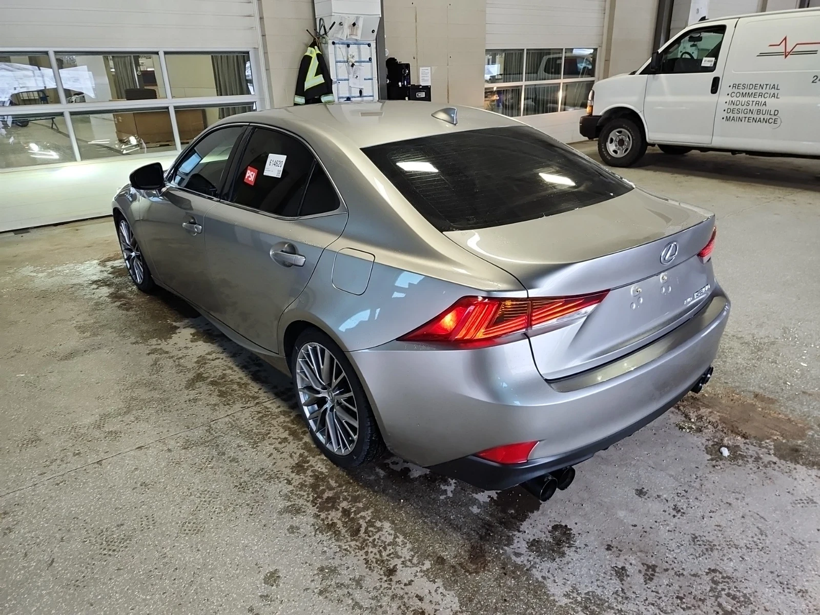 Lexus IS 300 Обдухване * Панорама * Камера * Сервизна История *, снимка 5 - Автомобили и джипове - 54077710