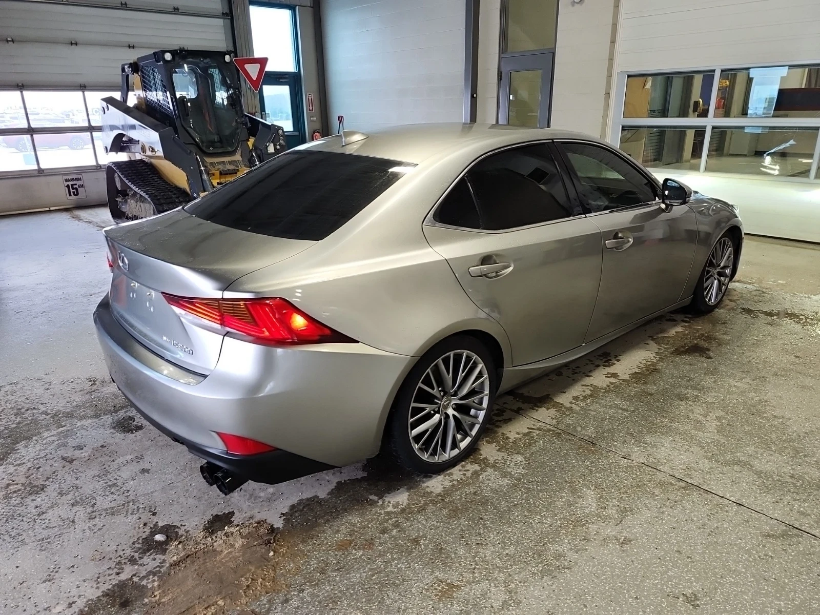 Lexus IS 300 Обдухване * Панорама * Камера * Сервизна История *, снимка 4 - Автомобили и джипове - 54077710