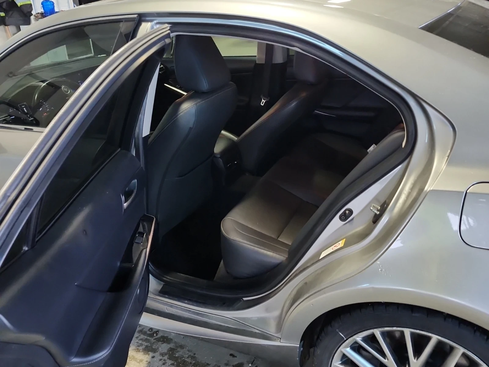 Lexus IS 300 Обдухване * Панорама * Камера * Сервизна История *, снимка 10 - Автомобили и джипове - 54077710