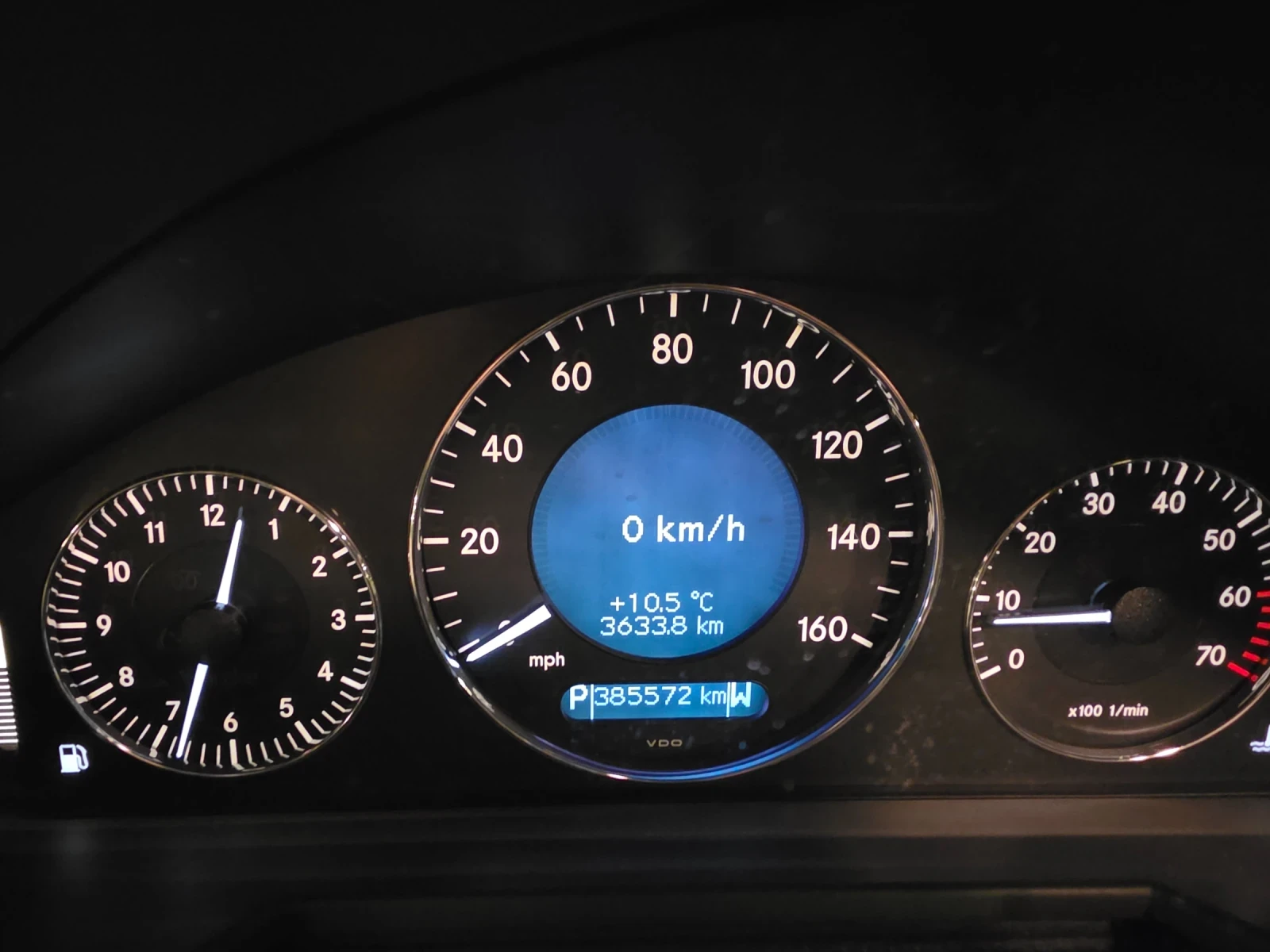 Mercedes-Benz E 320 4 MATIC, снимка 8 - Автомобили и джипове - 54315172