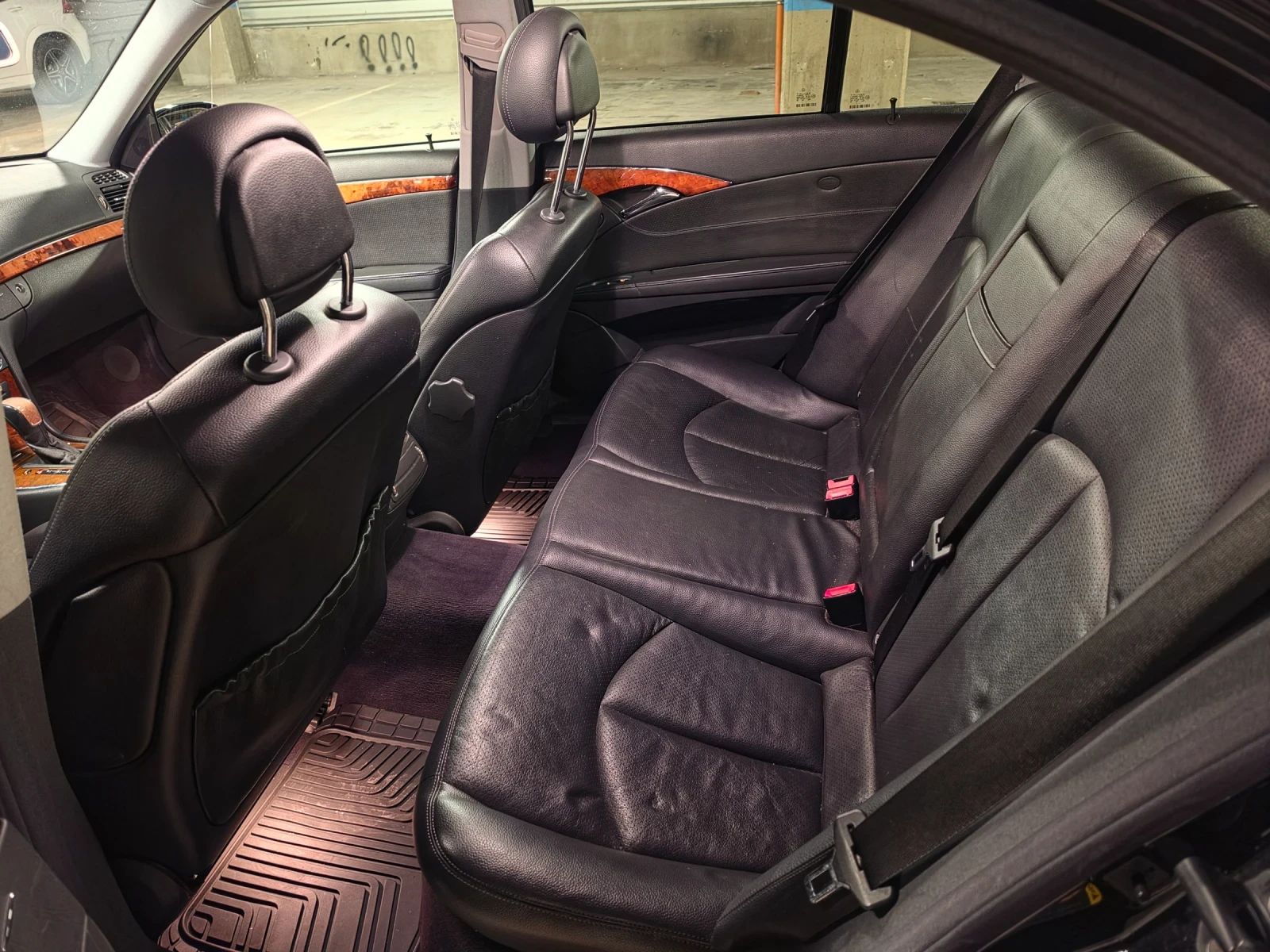 Mercedes-Benz E 320 4 MATIC, снимка 10 - Автомобили и джипове - 54315172