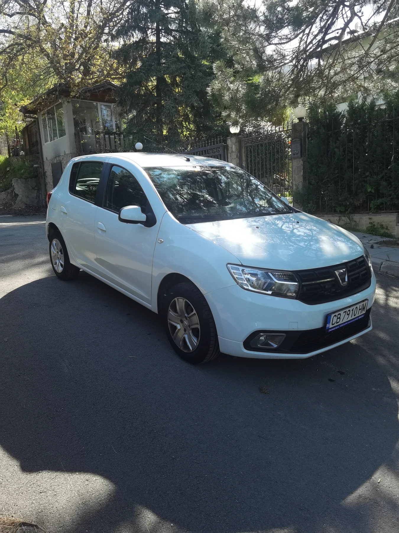 Dacia Sandero Хечбек, снимка 3 - Автомобили и джипове - 54428090