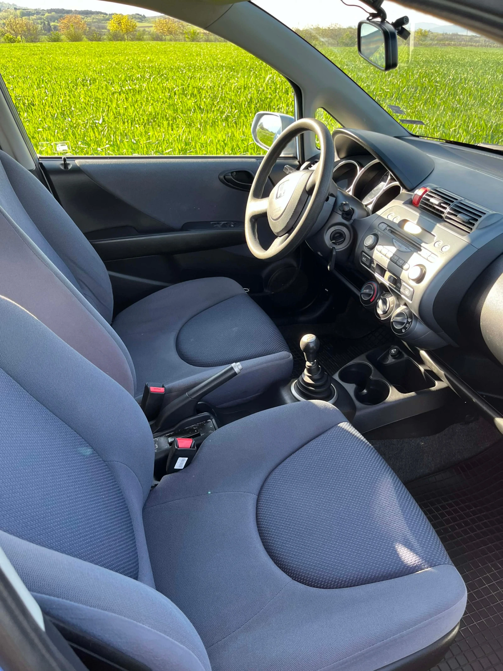 Honda Jazz 1.4 Бензин , снимка 8 - Автомобили и джипове - 54544133