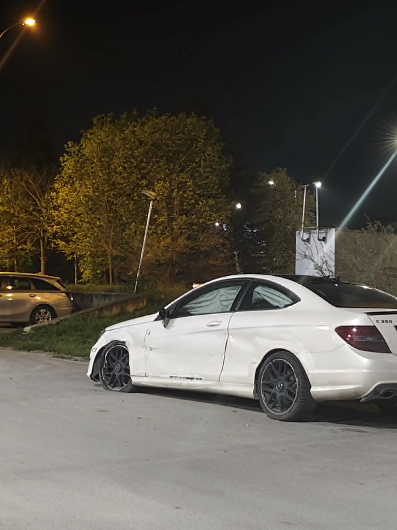 Mercedes-Benz C 350 4-MATIC Sport/Червен интериор, снимка 11 - Автомобили и джипове - 55176888