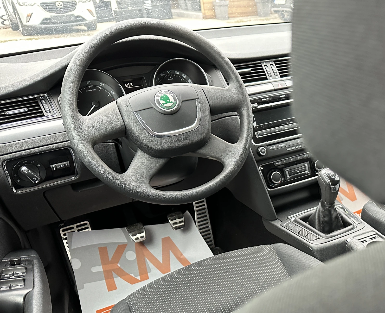 Skoda Superb 1.4TSI Facelift/Sedan/Реални километри, снимка 9 - Автомобили и джипове - 55577773