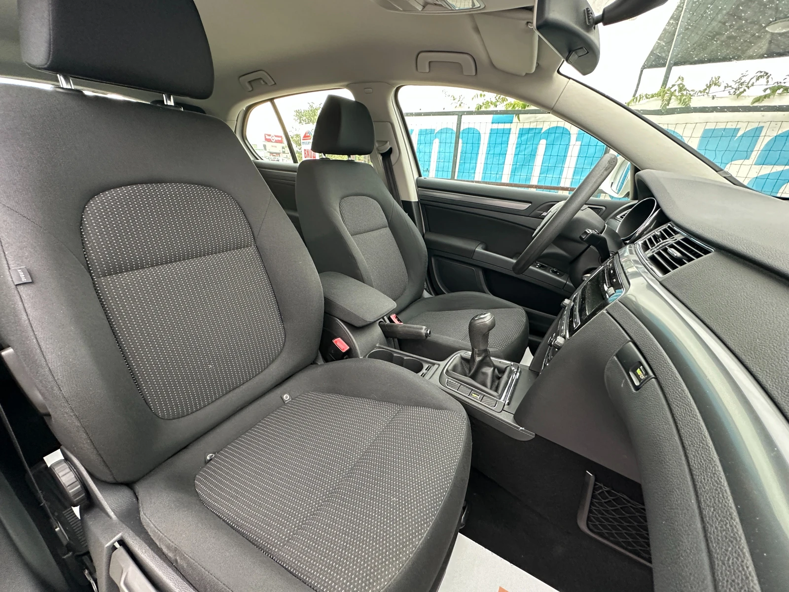 Skoda Superb 1.4TSI Facelift/Sedan/Реални километри, снимка 13 - Автомобили и джипове - 55577773
