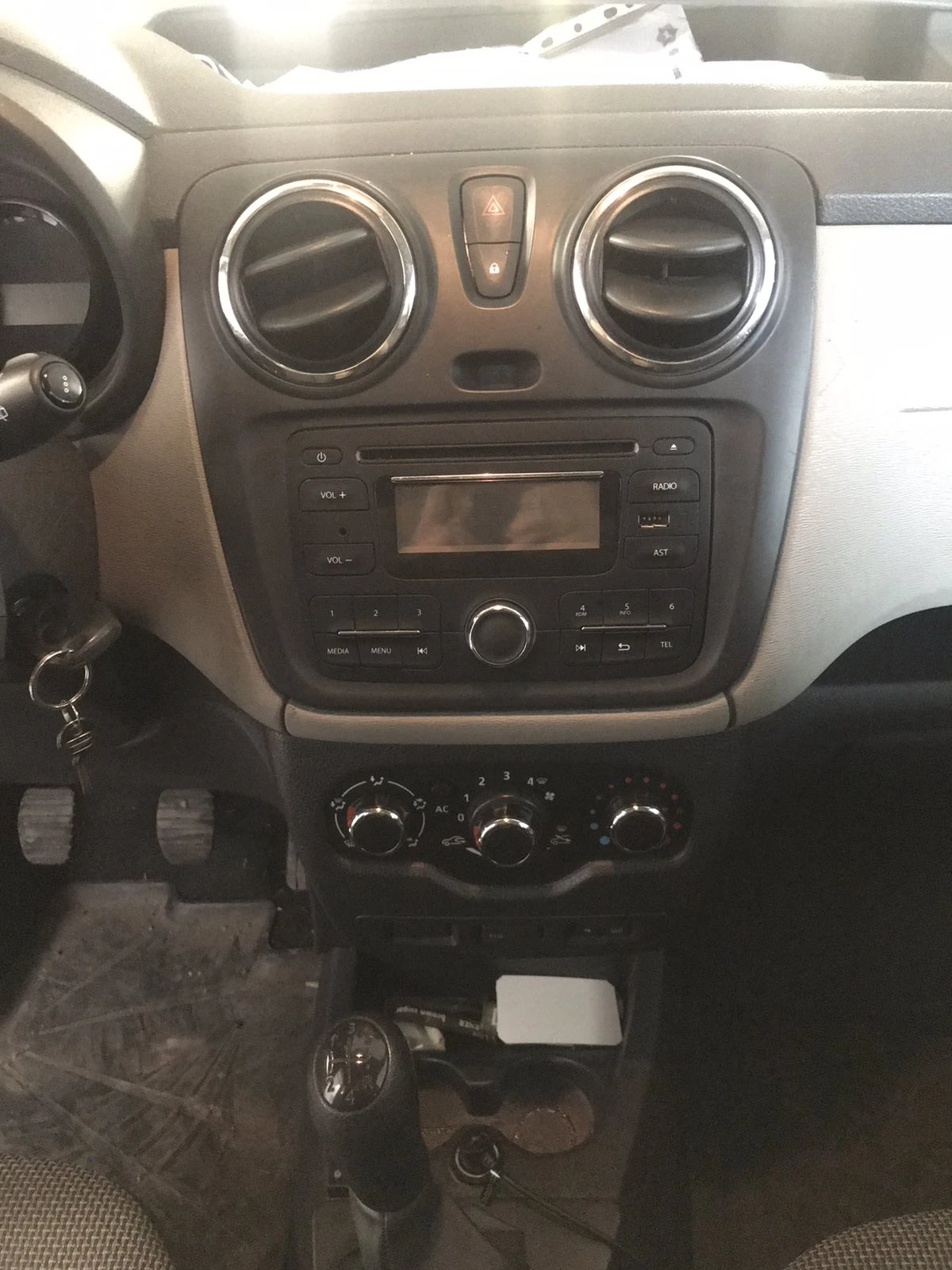 Dacia Dokker, снимка 2 - Автомобили и джипове - 56522602