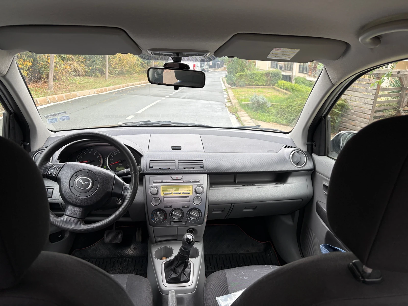 Mazda 2, снимка 12 - Автомобили и джипове - 56654904