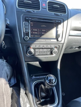 VW Golf 1.6 бензин 102кс , снимка 12 - Автомобили и джипове - 53512219