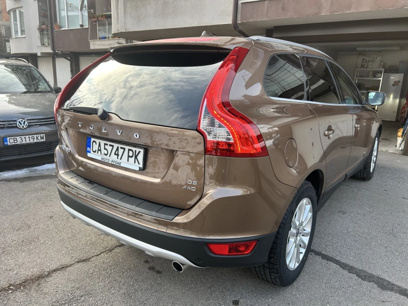 Volvo XC60 2.4 Summum, снимка 4 - Автомобили и джипове - 49338457