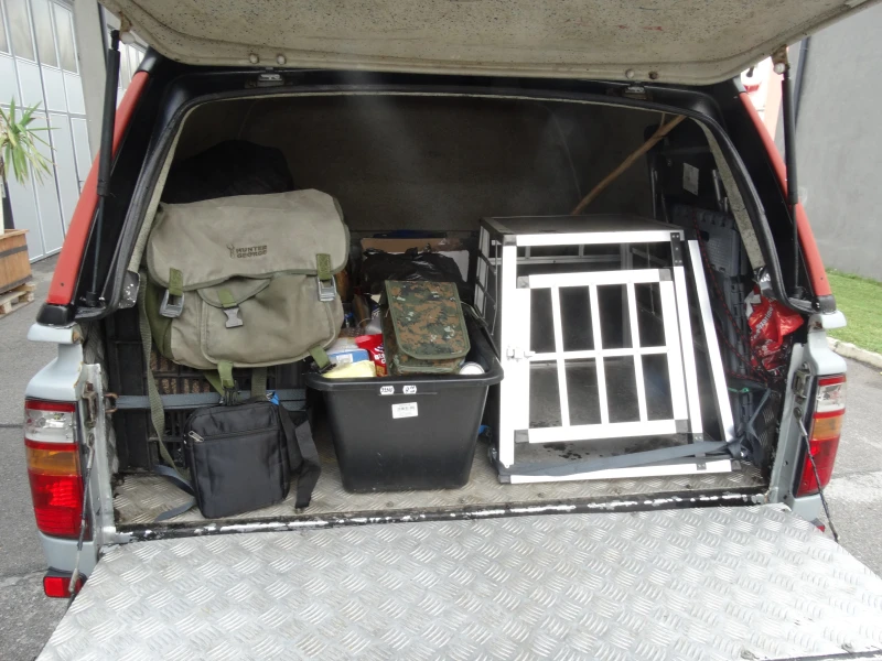 Toyota Hilux 2.5 TDI, снимка 12 - Автомобили и джипове - 51337282