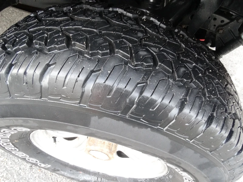 Toyota Hilux 2.5 TDI, снимка 7 - Автомобили и джипове - 51337282