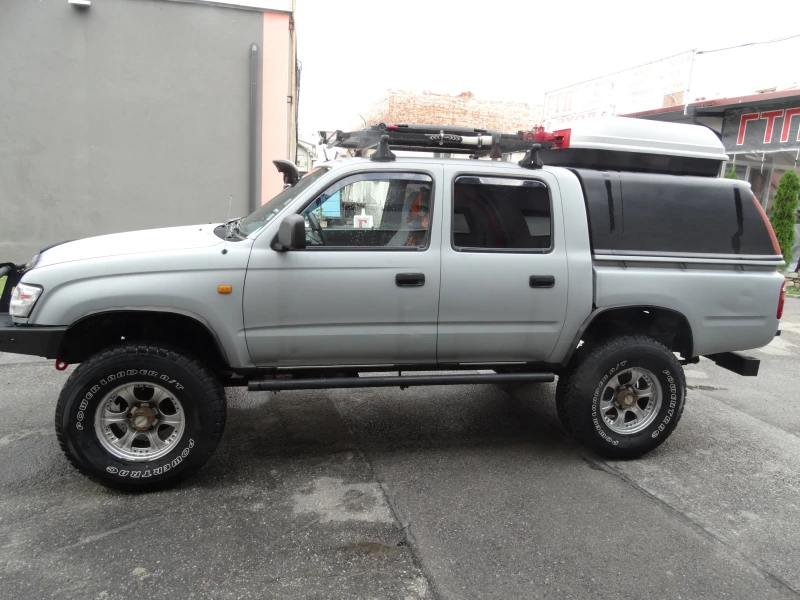 Toyota Hilux 2.5 TDI, снимка 8 - Автомобили и джипове - 51337282