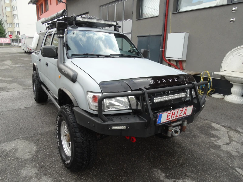 Toyota Hilux 2.5 TDI, снимка 6 - Автомобили и джипове - 51337282