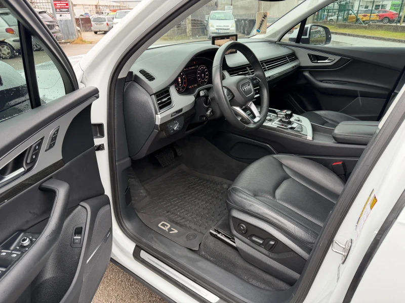 Audi Q7 Technik / 7 Местен / Панорама / Топ / Full, снимка 7 - Автомобили и джипове - 53250199