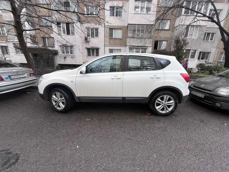 Nissan Qashqai 2.0 4x4 141ks, снимка 5 - Автомобили и джипове - 53486843
