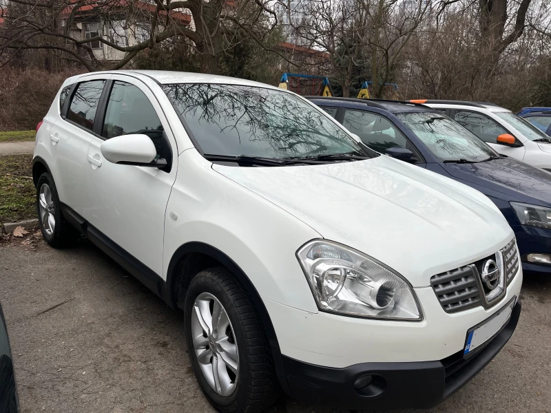 Nissan Qashqai 2.0 4x4 141ks, снимка 3 - Автомобили и джипове - 53486843