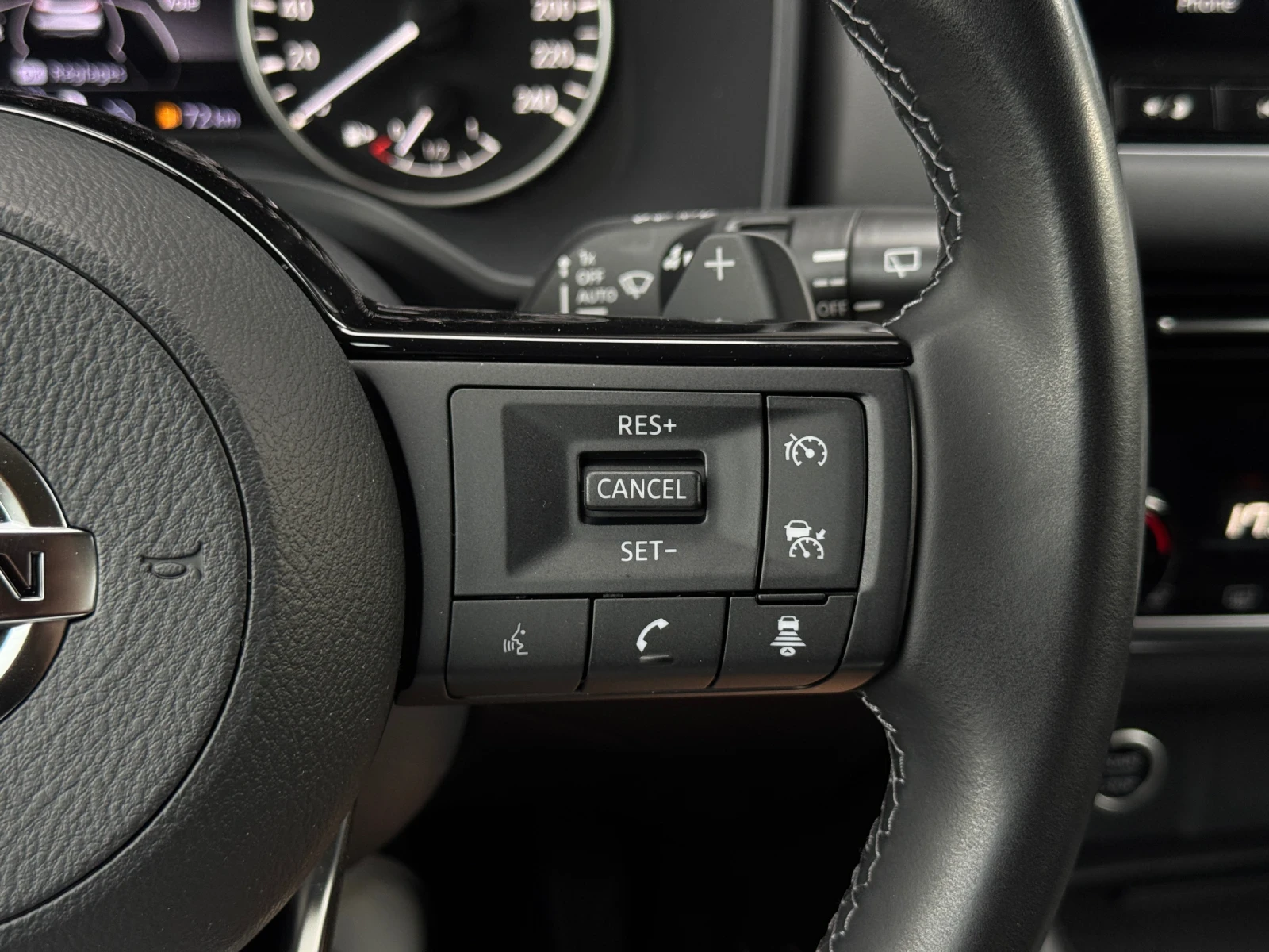 Nissan Qashqai Tekna MHEV HYBID 41000km, снимка 12 - Автомобили и джипове - 54135422