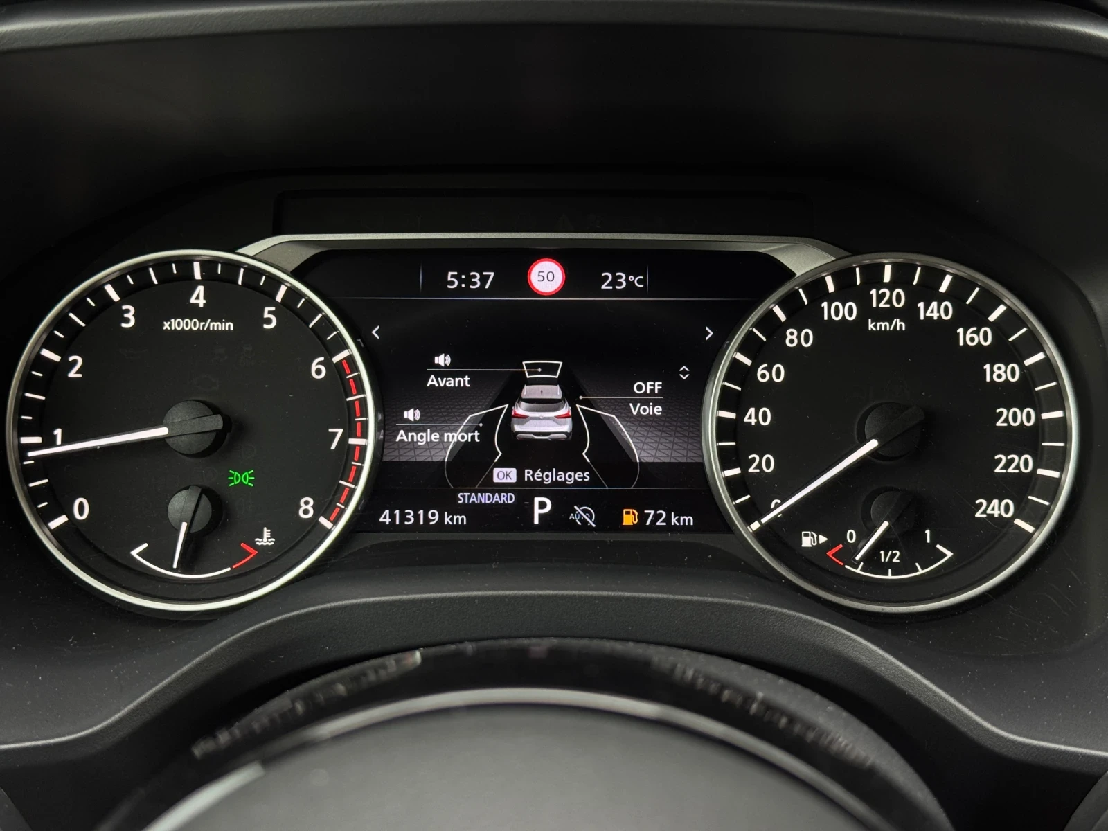 Nissan Qashqai Tekna MHEV HYBID 41000km, снимка 15 - Автомобили и джипове - 54135422