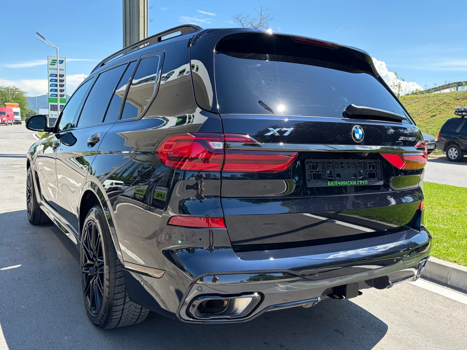 BMW X7 4.0i/M-ПАКЕТ/АIR/SKY/LASER/360/ВЕНТИЛАЦИЯ/ACC/5+ 1, снимка 6 - Автомобили и джипове - 54933514