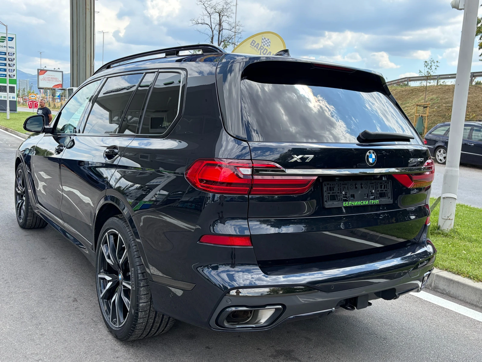 BMW X7 4.0i/M-ПАКЕТ/АIR/SKY/LASER/360/ВЕНТИЛАЦИЯ/ACC/5+ 1, снимка 5 - Автомобили и джипове - 54933514