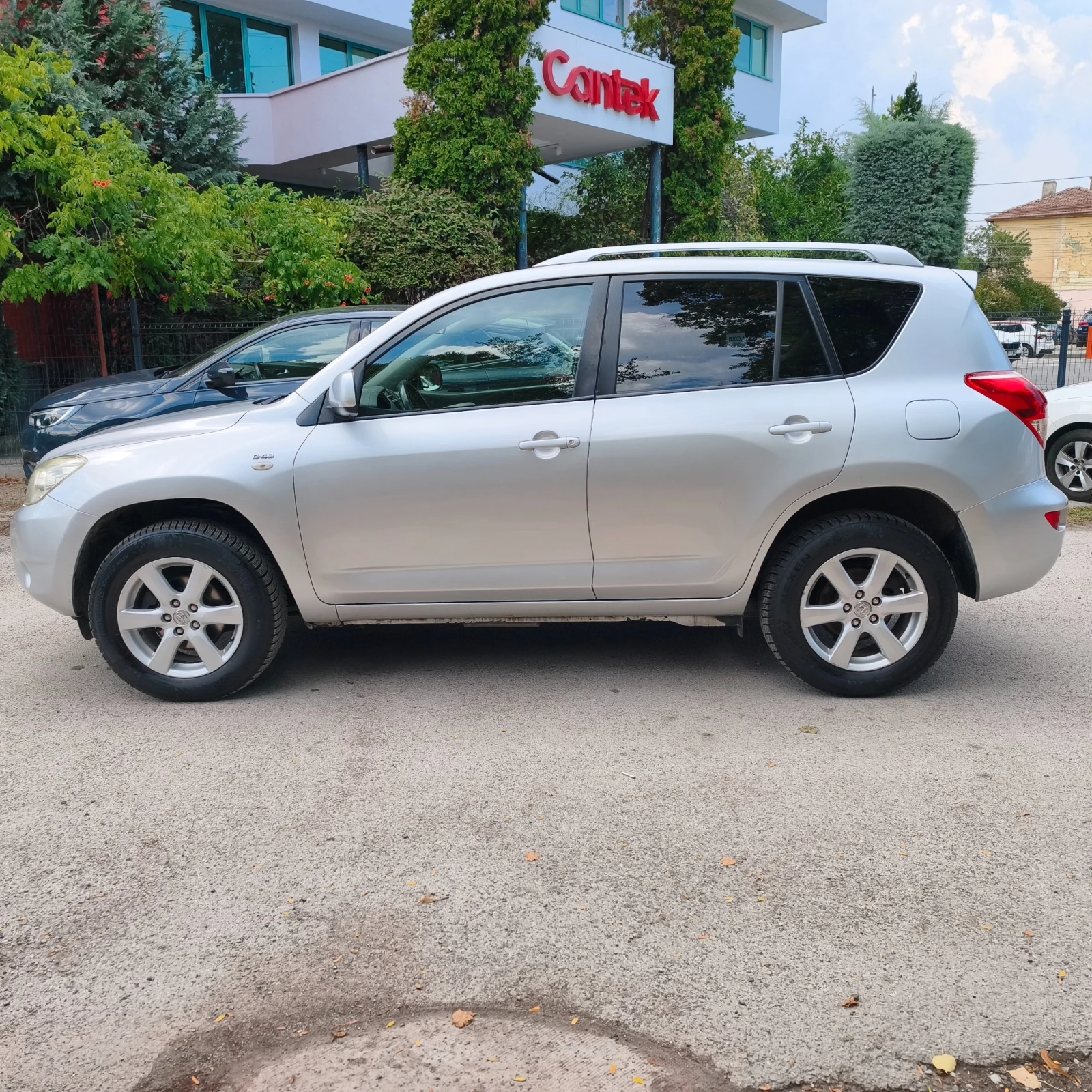 Toyota Rav4, снимка 4 - Автомобили и джипове - 55802320