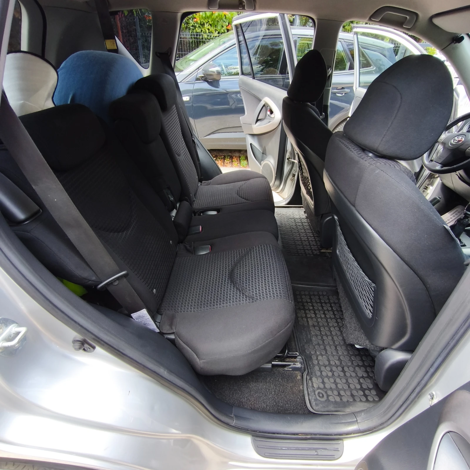 Toyota Rav4, снимка 15 - Автомобили и джипове - 55802320