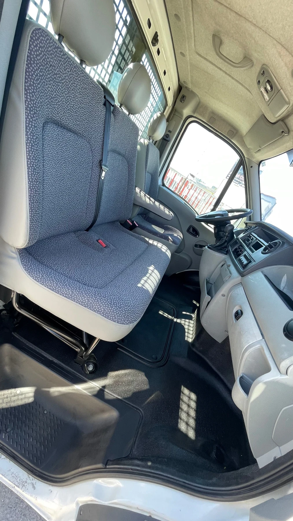 Opel Movano 2.5 115к.с. Климатик, снимка 13 - Бусове и автобуси - 54598451