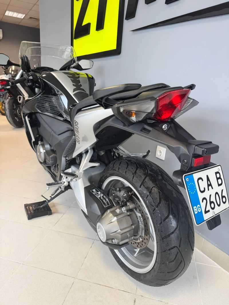 Honda Vfr 1200F 9991km, снимка 3 - Мотоциклети и мототехника - 53594695