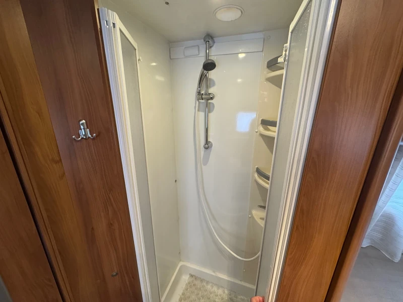 Кемпер Renault Ahorn Kentucky, снимка 8 - Каравани и кемпери - 52687770