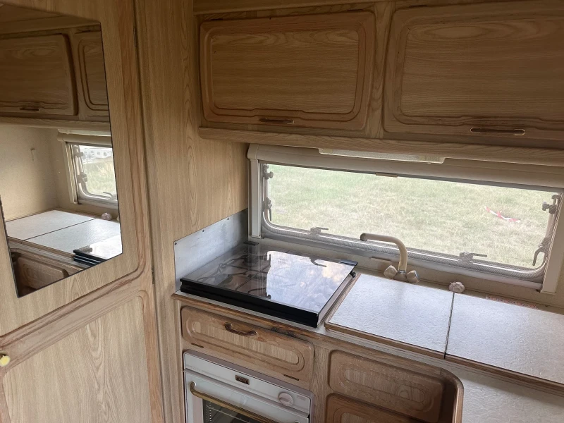 Каравана Adria Lunar Clubman 470 2ck, снимка 5 - Каравани и кемпери - 53358275