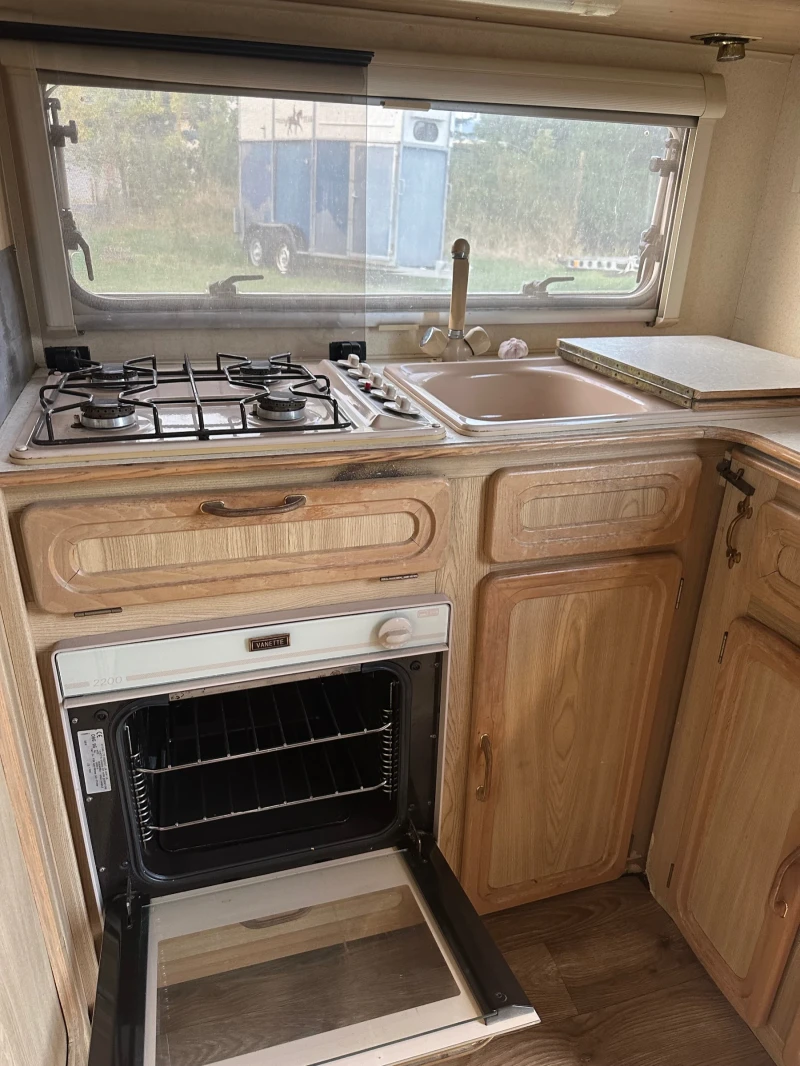 Каравана Adria Lunar Clubman 470 2ck, снимка 7 - Каравани и кемпери - 53358275