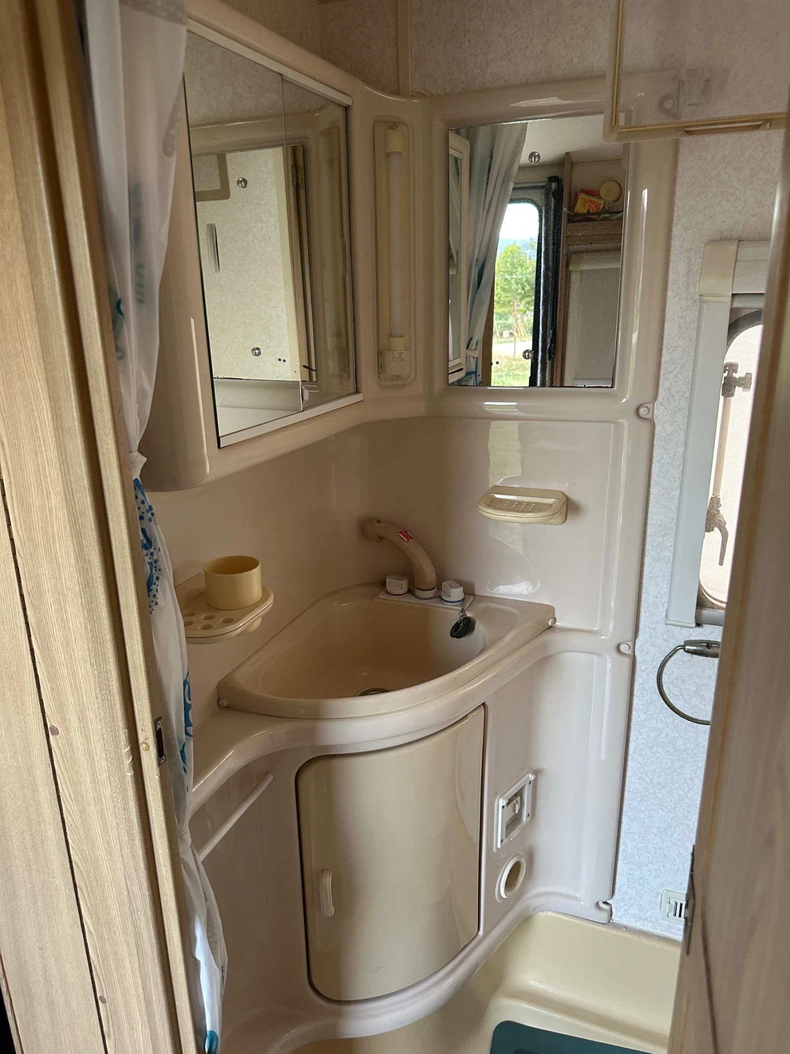 �������� Adria Lunar Clubman 470 2ck | Mobile.bg � ����������� 16