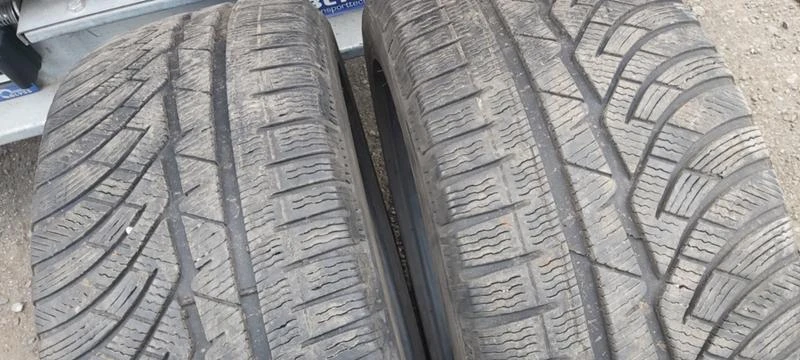 Гуми Зимни 245/45R17, снимка 2 - Гуми и джанти - 33068064