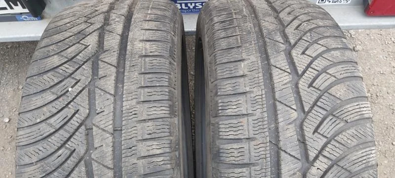 Гуми Зимни 245/45R17, снимка 1 - Гуми и джанти - 33068064