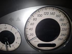Mercedes-Benz E 200, снимка 9
