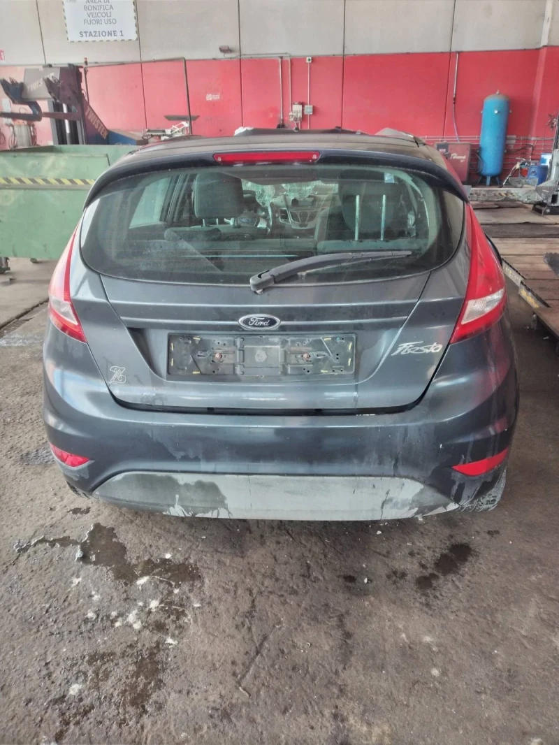 Ford Fiesta 1.4, снимка 2 - Автомобили и джипове - 47059284