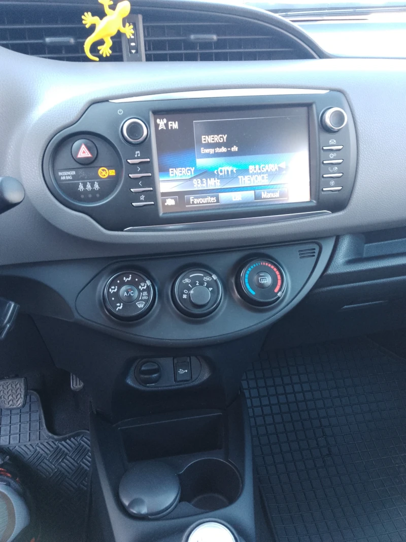 Toyota Yaris, снимка 10 - Автомобили и джипове - 48114596