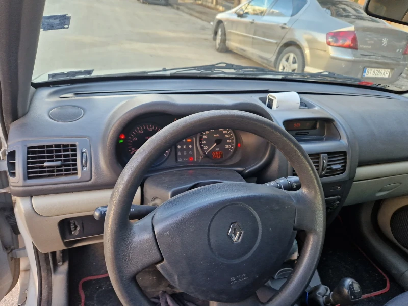 Renault Clio 1.5 , снимка 4 - Автомобили и джипове - 48219311