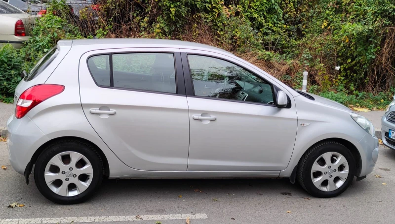 Hyundai I20, снимка 4 - Автомобили и джипове - 53137704