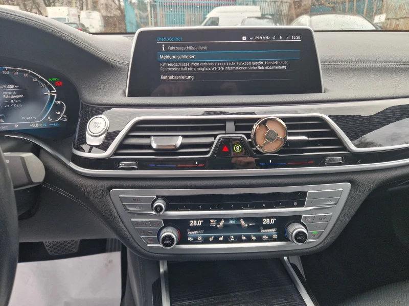 BMW 745 LE PLUG-IN HYBRID, снимка 10 - Автомобили и джипове - 53275262