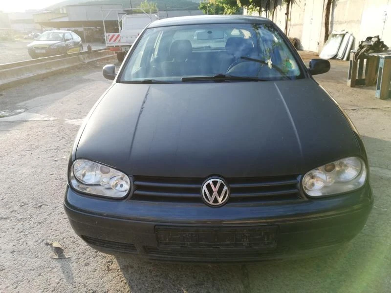 VW Golf IV, снимка 1 - Автомобили и джипове - 46820078